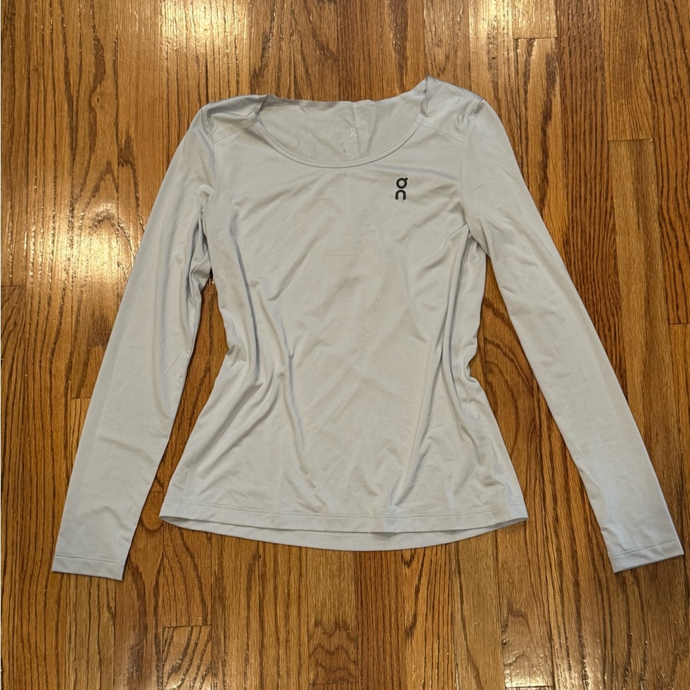 On Running Cream Gray Fitted Long Sleeve Tee